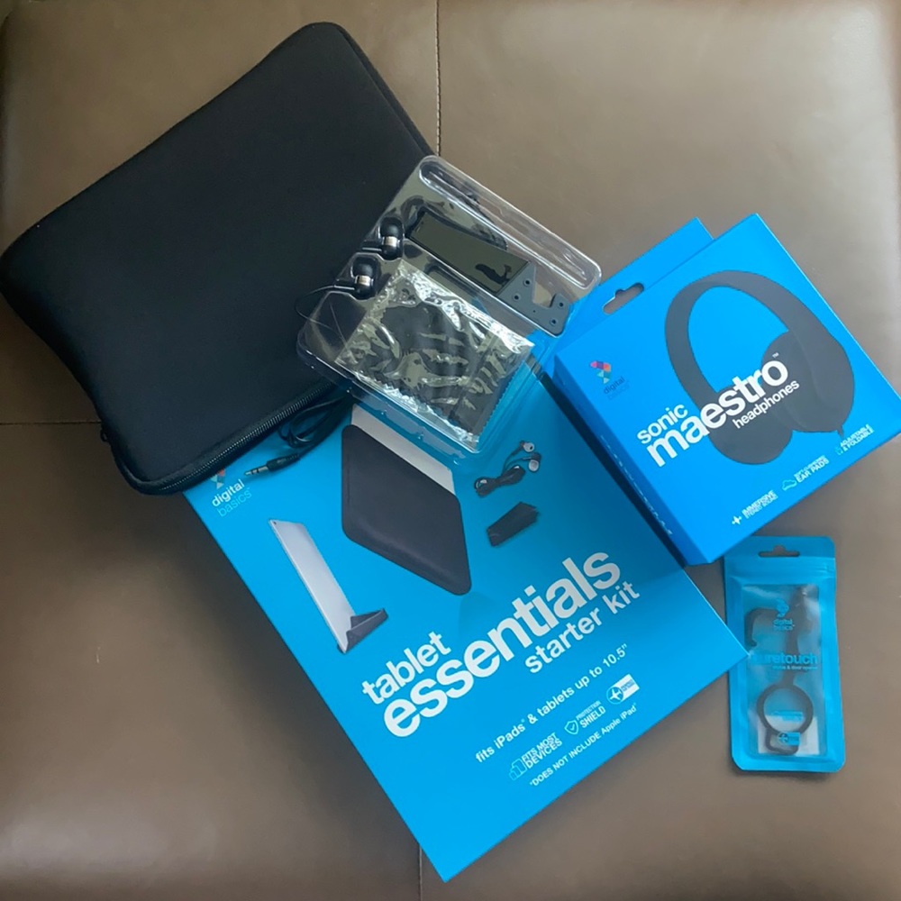 Digital Basics Set for iPad & Sonic Maestro Headphones (NIB)